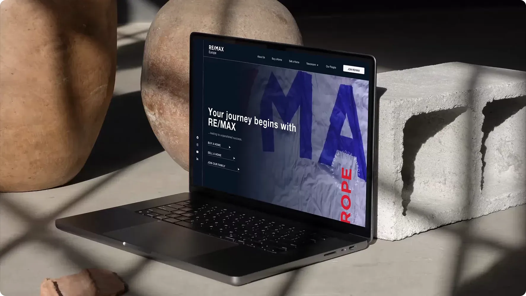 Buy or sell real estate in Europe | Join REMAX - Portfolio design